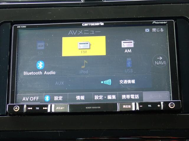オーディオソースはご覧の通りです。Bluetoothを搭載しています。スマホと連動させると音楽等楽しむことが出来ます。