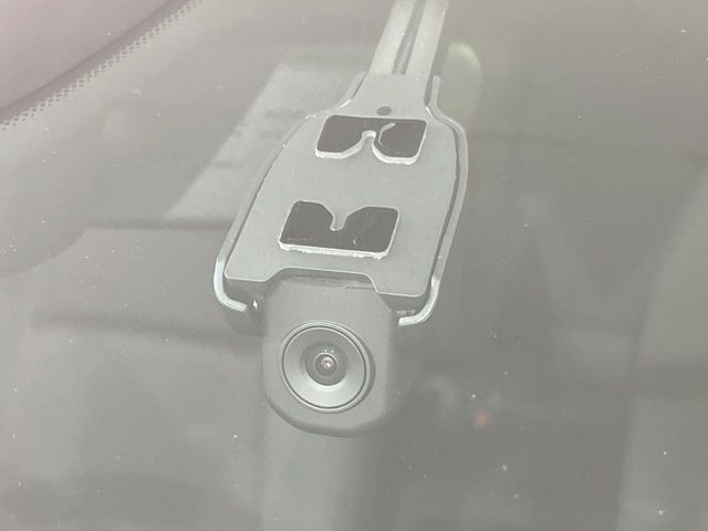【ドライブレコーダー】ドライブレコーダー装備!走行中はもちろん、あおり運転や事故に遭遇した際、映像で記録し、万一のリスクに備えます。※記録用SDカードはお客様ご自身でご準備いただく必要があります。