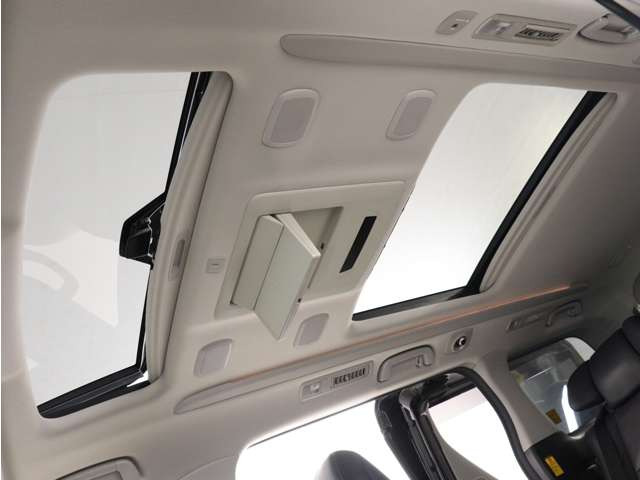 【ツインサンルーフ】サンルーフ装備車両!高級感もアップ、大人気オプション解放感溢れる快適なドライブをお楽しみください♪