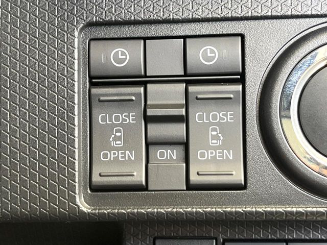 【両側パワースライドドア】スマートキーや運転席のスイッチで後席両側スライドドアの開閉が可能♪電動だから力を入れてドアを開ける必要が無く、小さなお子様でも簡単に開け閉めでき快適です♪