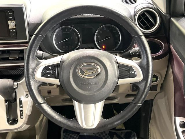 【ステアリングスイッチ】運転中、前方から目線をそらすことなく、オーディオ等の操作が可能な便利機能!安心&快適なドライブを演出してくれます♪