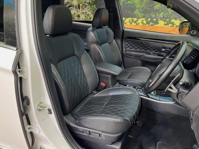 ドライバーによって運転しやすいポジションは異なり、あの車はどうなのか不安なこともありますよね。気になるお車は店頭で乗り込んでご確認いただけます♪