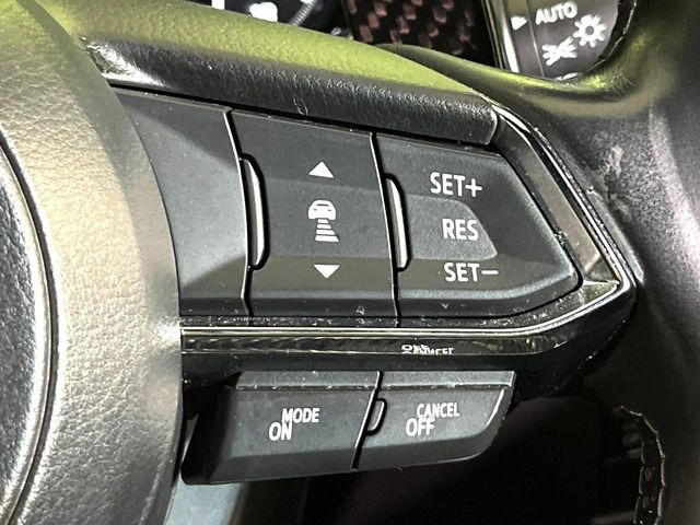 【マツダ・レーダークルーズコントロール】高速道路での長距離走行が楽に!自動で速度を保つクルーズコントロールが、衝突軽減システムと連携し、前方の車両を感知して車間を保つように速度調節してくれます!!