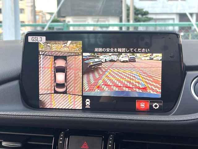 【360&deg;ビューモニター】専用のカメラにより、上から見下ろしたような視点で360度クルマの周囲を確認することができます☆死角部分も確認しやすく、狭い場所での切り返しや駐車もスムーズに行えます。