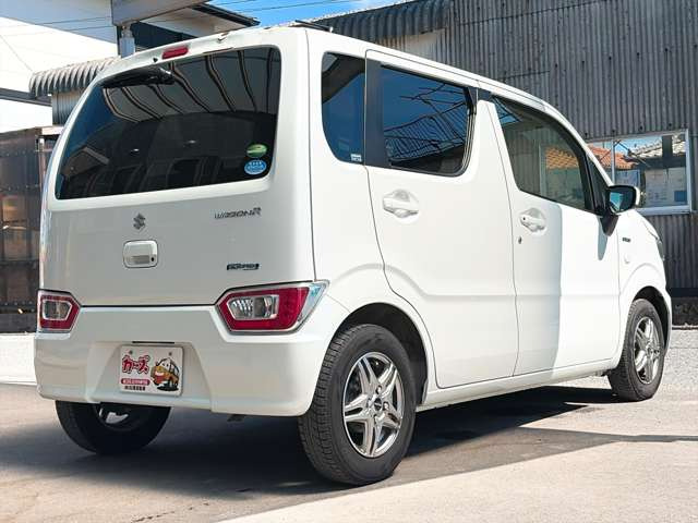 小郡市のカーズは、お客様のご予算に合わせたお車を、常時200台ほど取り揃えております!当店スタッフがお客様のお車選びをしっかりサポート・ご提案させていただきますのでご安心ください!