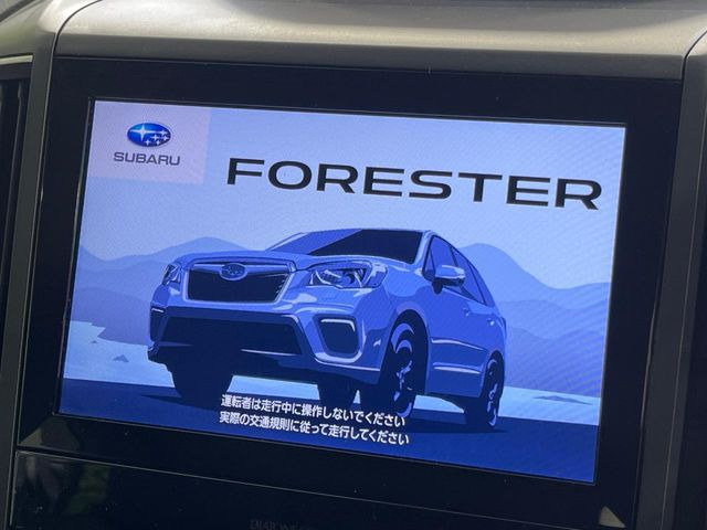【純正8型ナビ】人気の純正ナビを装備。オーディオ機能も充実しており、Bluetooth接続すればお持ちのスマホやMP3プレイヤーの音楽を再生可能!毎日の運転がさらに楽しくなります!!
