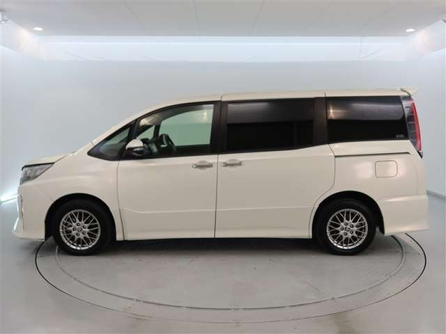 ノア1.8 ハイブリッド Si W×B II