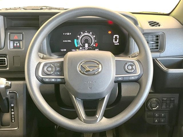 【ステアリングスイッチ】運転中、前方から目線をそらすことなく、オーディオ等の操作が可能な便利機能!安心&快適なドライブを演出してくれます♪