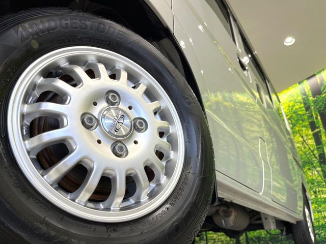 �y12�C���`�A���~�z�C�[���z�O�ςɃ}�b�`�����A���~�z�C�[���𑕒����Ă���܂��B�e��A���~�z�C�[����A�X�^�b�h���X�^�C�����戵�����Ă���܂��B���񂲑��k����������