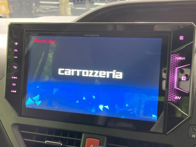 【大画面ナビ】人気の大型10インチナビを装備。存在感のある大画面はインパクト大!ナビ利用時のマップ表示は見やすく、テレビやDVDは臨場感がアップ!いつものドライブがグッと楽しくなります♪