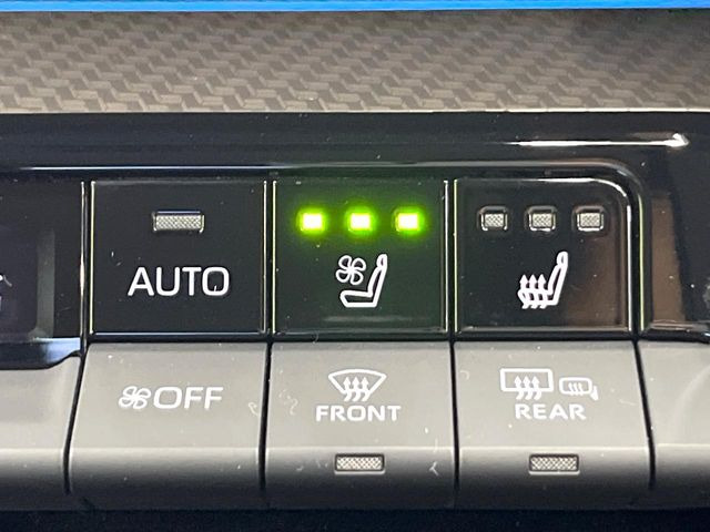 【シートヒーター&ベンチレーション】夏場は涼しい風でお尻や背中の熱やムレを防ぎ、冬はエアコンよりも早く温まってポカポカに!季節を問わず快適に過ごせます。