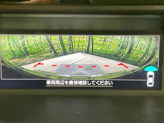 【スマートリヤビューミラー】後席の大きな荷物や同乗者で後方が確認しづらい時でも安心!カメラが撮影した車両後方の映像をルームミラー内に表示。クリアな視界で状況の確認が可能です!