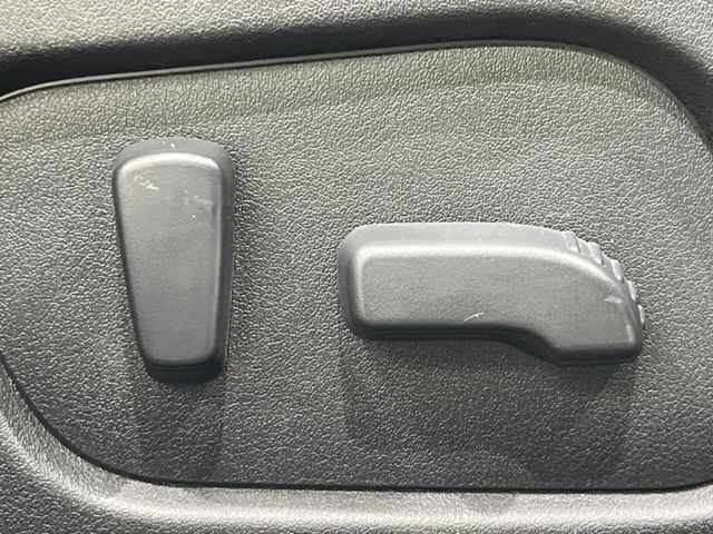 【パワーシート】スイッチ一つで簡単にシートの微調整が可能!電動だから力もいりません!快適なシートポジションにセットして、快適なドライブをお楽しみください。