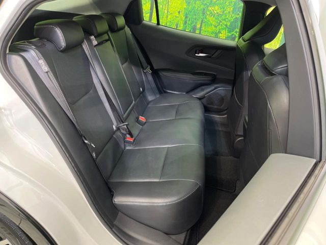 コンパクトカーですが、セカンドシートは十分な広さがあり快適にお乗りいただけます♪シートを倒して大きな荷物を積んだりと、用途の幅が広い1台です。