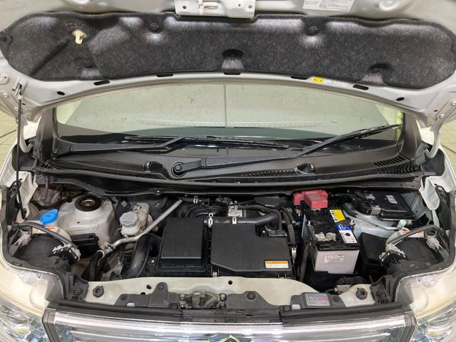 親切・丁寧な専門メカニックスタッフが応対!・車検・点検整備・事故等の修理などアフターサービスも安心。お車のカスタマイズもネクステージのサービススタッフまでご相談ください!
