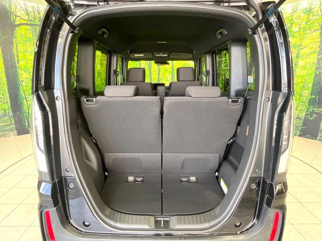 普段のお買い物や通勤、送迎等に十分な荷室スペースを確保しております。セカンドシートを倒すと、大きな荷物の積載も可能です♪