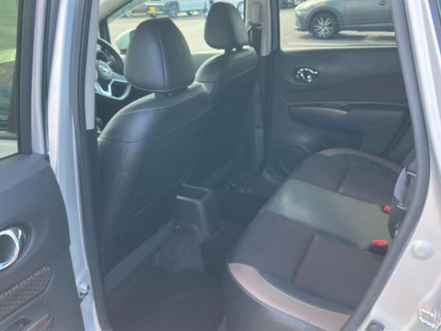 ★保証付で安心して乗って頂けます★万一の納車後の不具合が発生した場合は保証書の規定にそって自社工場で迅速に対応します!県外の方は、最寄のディーラーまたは当社指定工場を手配いたします★