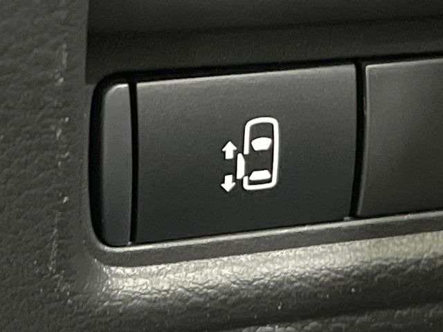 【パワースライドドア】スマートキーや運転席のスイッチでスライドドアの開閉が可能♪電動だから力を入れてドアを開ける必要が無く、小さいお子様でも、重い荷物を持っている時もラクに開け閉めできます♪