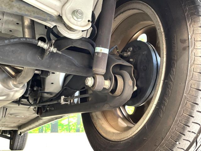 お車を安心してお乗りいただく為には、足回りの定期点検が欠かせません。サービスサポート(有償保証)では無料点検もご提供しており、安心のカーライフをお過ごしいただけるサポート体制が整っています。