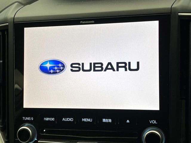 【純正8型ナビ】人気の純正ナビを装備しております。ナビの使いやすさはもちろん、オーディオ機能も充実!キャンプや旅行はもちろん、通勤や買い物など普段のドライブも楽しくなるはず♪