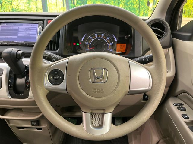 【ステアリングスイッチ】運転中、前方から目線をそらすことなく、オーディオ等の操作が可能な便利機能!安心&快適なドライブを演出してくれます♪