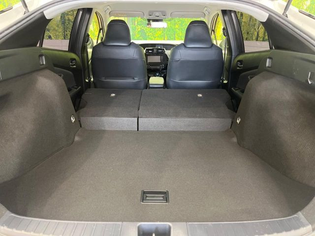 普段のお買い物や通勤、送迎等に十分な荷室スペースを確保しております。セカンドシートを倒すと、大きな荷物の積載も可能です♪