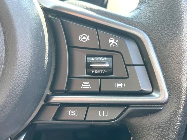 【全車速追従機能付クルーズコントロール】高速道路での長距離走行が楽に!!自動で速度を保つクルーズコントロールが、衝突軽減システムと連携し、前方の車両を感知して車間を保つように速度調節してくれます!!