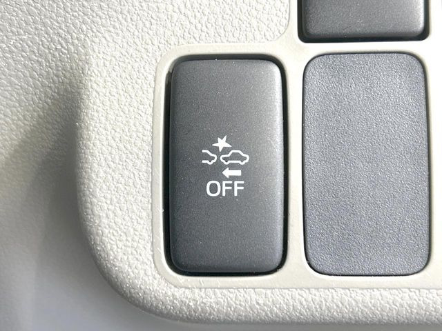 【スマートアシスト】走行中に前方の車両等を認識し、衝突しそうな時は警報とブレーキで衝突回避と被害軽減をアシスト。より安全にドライブをお楽しみいただけます。