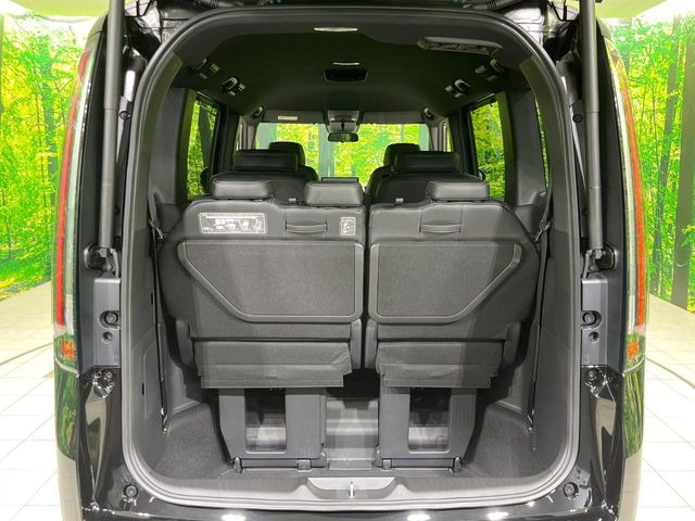 【パワーバックドア】スマートキーや運転席のボタンを押すだけでリアゲートが自動で開閉します!荷物を持っている時や、高い位置にあるバックドアを閉める際に便利な機能です♪