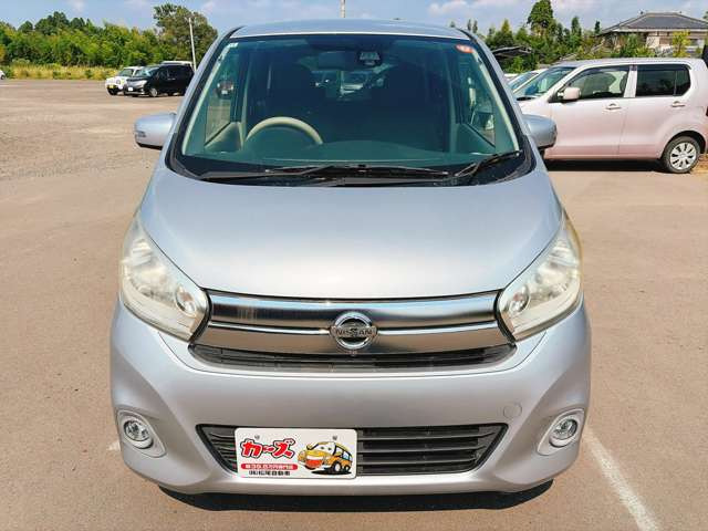 お客様のご予算帯に合わせたお車を常時100台以上取り揃えています!当社のスタッフがお客様のお車選びをしっかりサポートしご提案させていただきます!