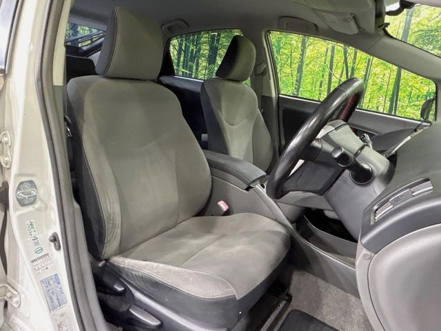 運転席シート廻りは使用感も少なく、良好な状態となっています。丁寧に使われていたことがよくわかりますね。