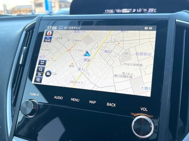 【純正8型ビルトインナビ】インテリアに溶け込むスタイリッシュな「専用設計ナビ」を装備♪視認性や操作性など基本性能にも優れ、より上質なカーライフをお楽しみいただけます。