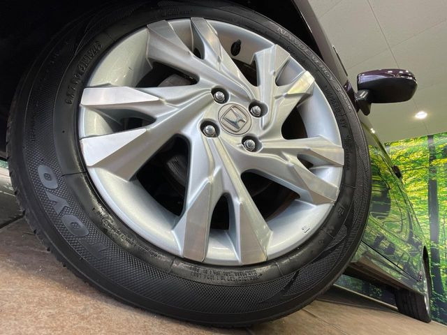 �y����16�C���`�A���~�z�C�[���z�O�ςɃ}�b�`���������A���~�z�C�[���𑕒����Ă���܂��B�e��ЊO�A���~�z�C�[����A�X�^�b�h���X�^�C�����戵�����Ă���܂��B���񂲑��k����������