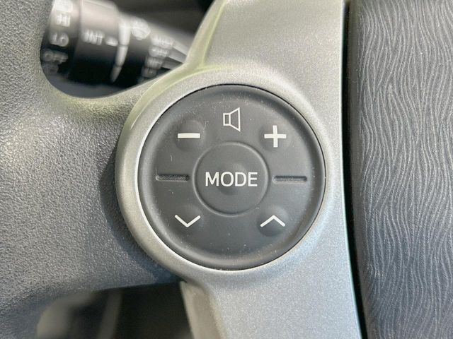 【ステアリングスイッチ】運転中、前方から目線をそらすことなく、オーディオ等の操作が可能な便利機能!安心&快適なドライブを演出してくれます♪