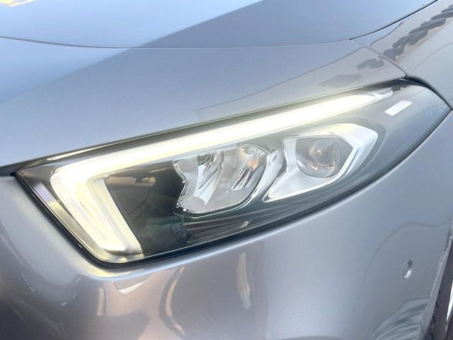 ●LEDヘッドライト:夜間走行時も良好な視界を確保し安心して運転できる高輝度LEDヘッドライトを装備!点灯速度が早く、消費電力も抑えられています。