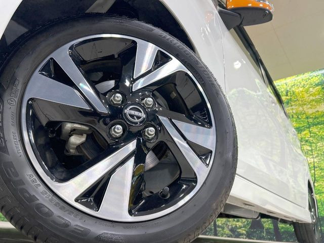 �y����15�C���`�A���~�z�C�[���z�O�ςɃ}�b�`���������A���~�z�C�[���𑕒����Ă���܂��B�e��ЊO�A���~�z�C�[����A�X�^�b�h���X�^�C�����戵�����Ă���܂��B���񂲑��k����������