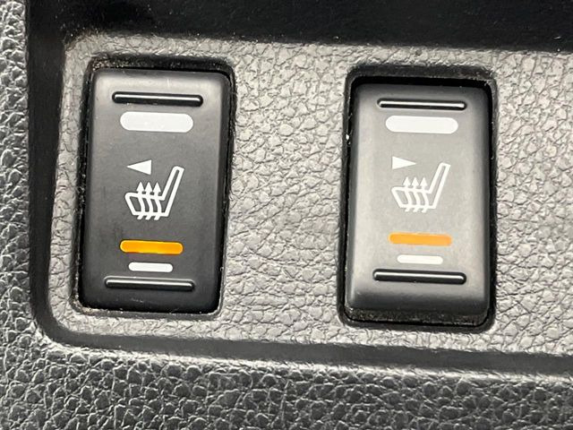 【シートヒーター】寒い日に重宝するシートヒーター!エアコンより早く温まってくれるので寒がりの人も安心ですね♪エアコンの温風は乾燥するから苦手、という方にもをおすすめです。