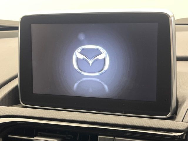 【メーカー純正ナビ】インテリアに溶け込むスタイリッシュな「専用設計」メーカーナビを装備♪視認性や操作性など基本性能にも優れ、より上質なカーライフをお楽しみいただけます。