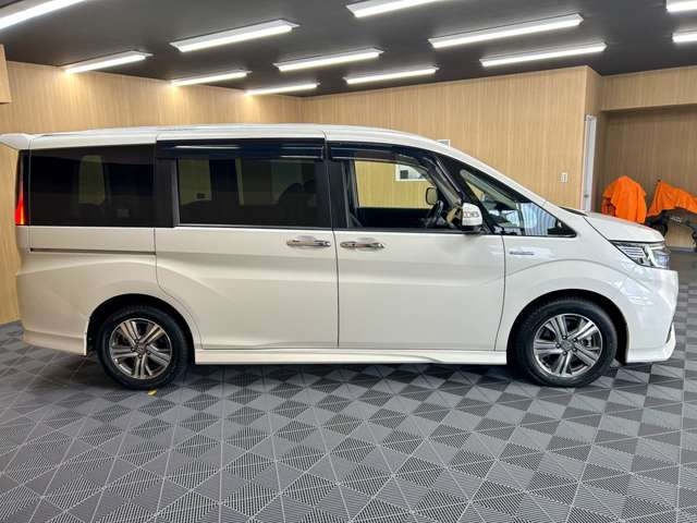 TRENOSには多数、車種様々な在庫がございます。きっとお気に入りの一台に出会えるはずです♪