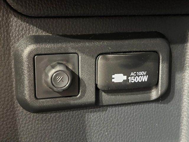 【1500Wアクセサリーコンセント】消費電力1500Wまでの家電が使えます。キャンプやスポーツ・アウトドアでのアクティビティはもちろん、災害・停電の際に大活躍♪