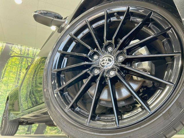 �y����18�C���`�A���~�z�C�[���z�O�ςɃ}�b�`���������A���~�z�C�[���𑕒����Ă���܂��B�e��ЊO�A���~�z�C�[����A�X�^�b�h���X�^�C�����戵�����Ă���܂��B���񂲑��k����������