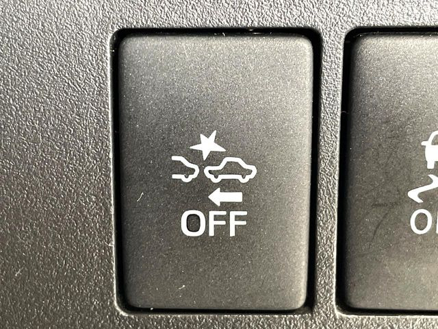 【スマートアシスト】走行中に前方の車両等を認識し、衝突しそうな時は警報とブレーキで衝突回避と被害軽減をアシスト。より安全にドライブをお楽しみいただけます。