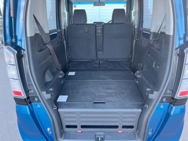 普段のお買い物や通勤、送迎等に十分な荷室スペースを確保しております。セカンドシートを倒すと、大きな荷物の積載も可能です♪