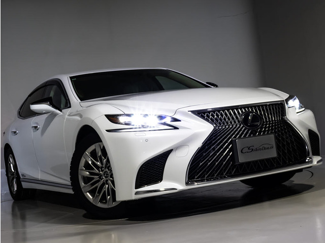 レクサス LS 500h エグゼクティブ マークレビンソン リアエンター