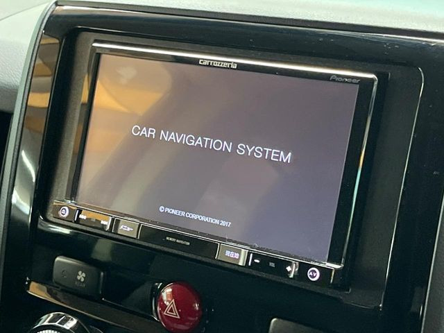 【ナビゲーション】使いやすいナビで目的地までしっかり案内してくれます。各種オーディオ再生機能も充実しており、お車の運転がさらに楽しくなります!!