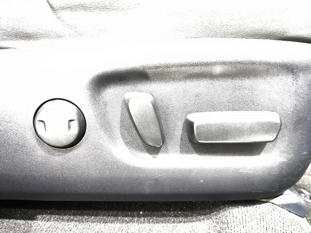 【パワーシート】スイッチ一つで簡単にシートの微調整が可能!電動だから力もいりません!快適なシートポジションにセットして、快適なドライブをお楽しみください。
