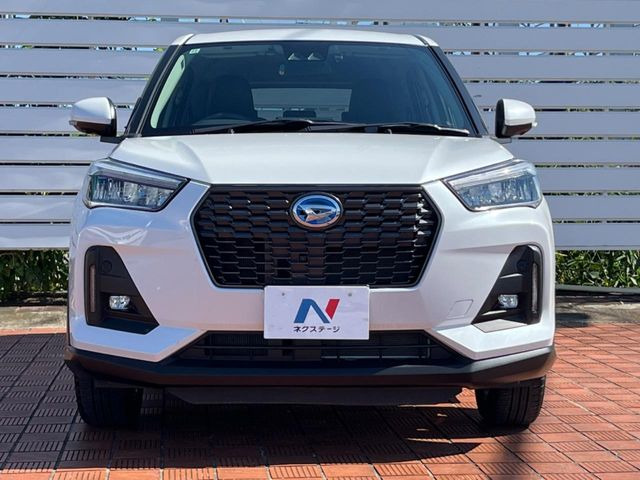 弊社では、全車『修復歴なし』のお車のみ取り扱っております。専任バイヤーによる厳選した仕入れの後、入庫後の車両チェックを行い、ネクステージが認定した高品質な中古車をご提供しております。