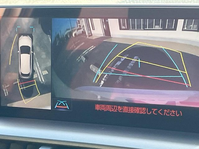 【パノラミックビューモニター】専用のカメラにより、上から見下ろしたような視点で360度クルマの周囲を確認することができます☆死角部分も確認しやすく、狭い場所での切り返しや駐車もスムーズに行えます。