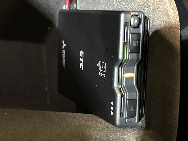 【ETC】高速道路の料金所をストレスなく通過!話題のスポットやサービスエリアに多い「スマートIC」利用時は必須のアイテムです。当店でセットアップを実施、ご納車当日からすぐにご利用いただけます!