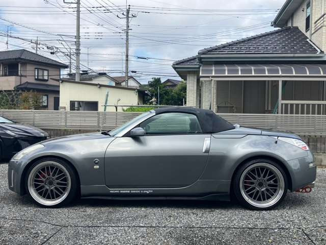 当店在庫は外装、内装クリーニング後に展示し、併せて事故修復歴の有無、メーター改ざん歴の有無も第三者機関による検査を全台実施しております。車検、整備、鈑金塗装も自社で対応できますのでご安心ください。